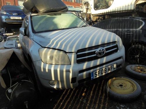Toyota rav4 vvti petrol - toyota,